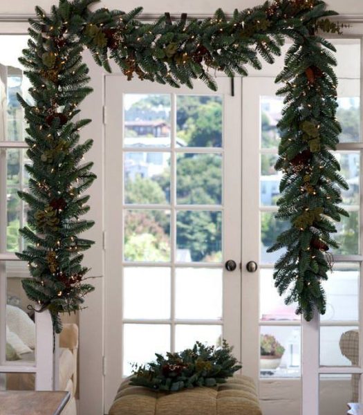 5 Ways to Hang Wreaths and Garlands Without Drills or Nails - Balsam ...