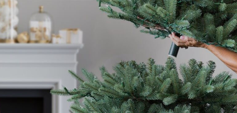 When to Take Down Your Christmas Tree: A Detailed Guide on Disassembling Your Balsam Hill Christmas Tree and Décor Storage Tips