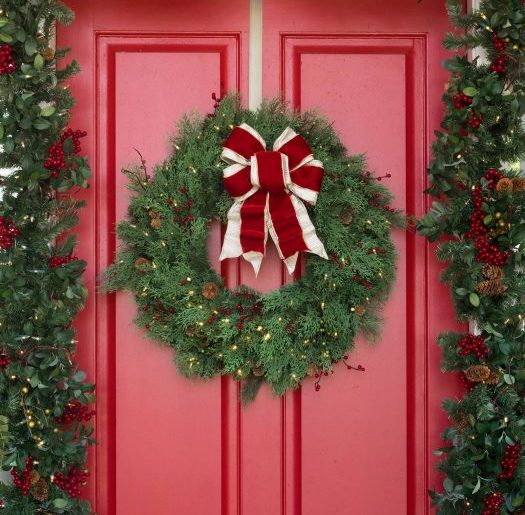 Holiday Organizing 101: Storing Wreaths and Garlands