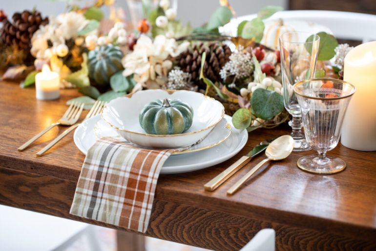 Thanksgiving Décor to Create an Intimate and Cozy Celebration