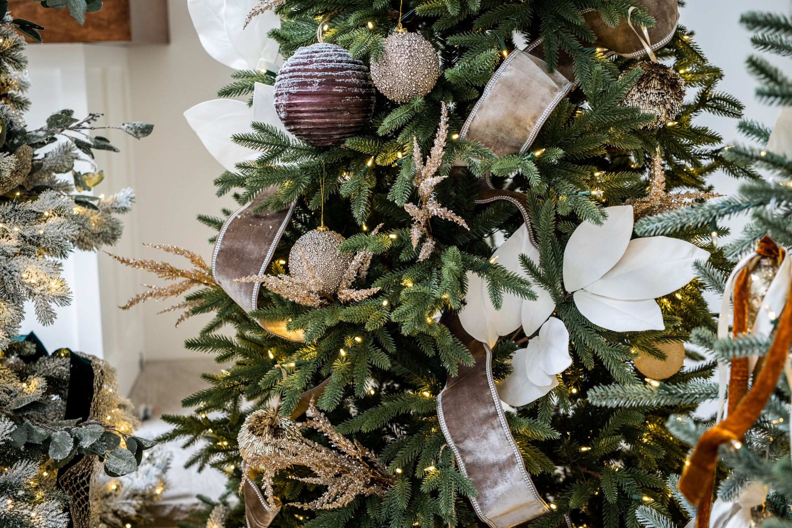 decorating with christmas ribbon tree
