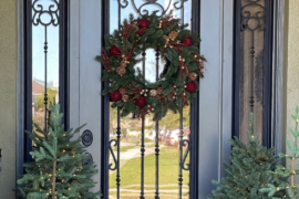 Foyer and Front Door Christmas Décor Ideas | Balsam Hill Blog