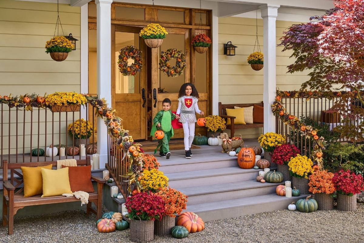 Outdoor Fall Décor & Halloween Ideas For Home | Balsam Hill Blog