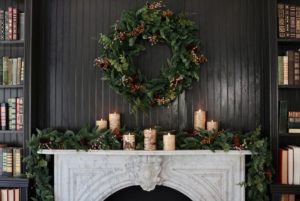 How to Hang Garlands & Wreaths Without Damage | Balsam Hill Blog
